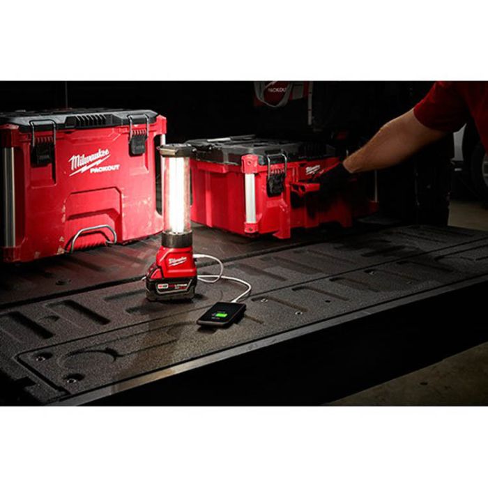 Milwaukee 2363-20 M18 18V 700L Cordless LED Trouble Light with USB