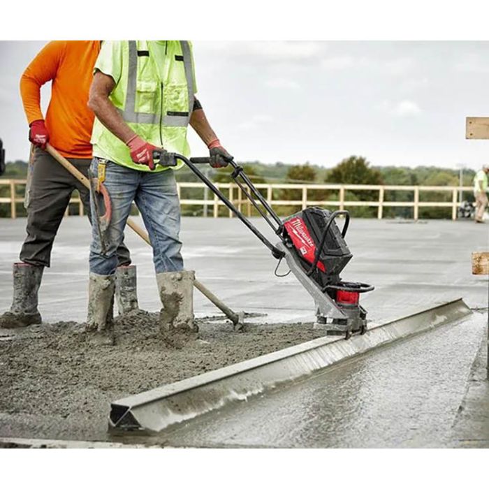 Milwaukee MXF381-2CP MX Fuel Vibratory Screed | burnstools.com